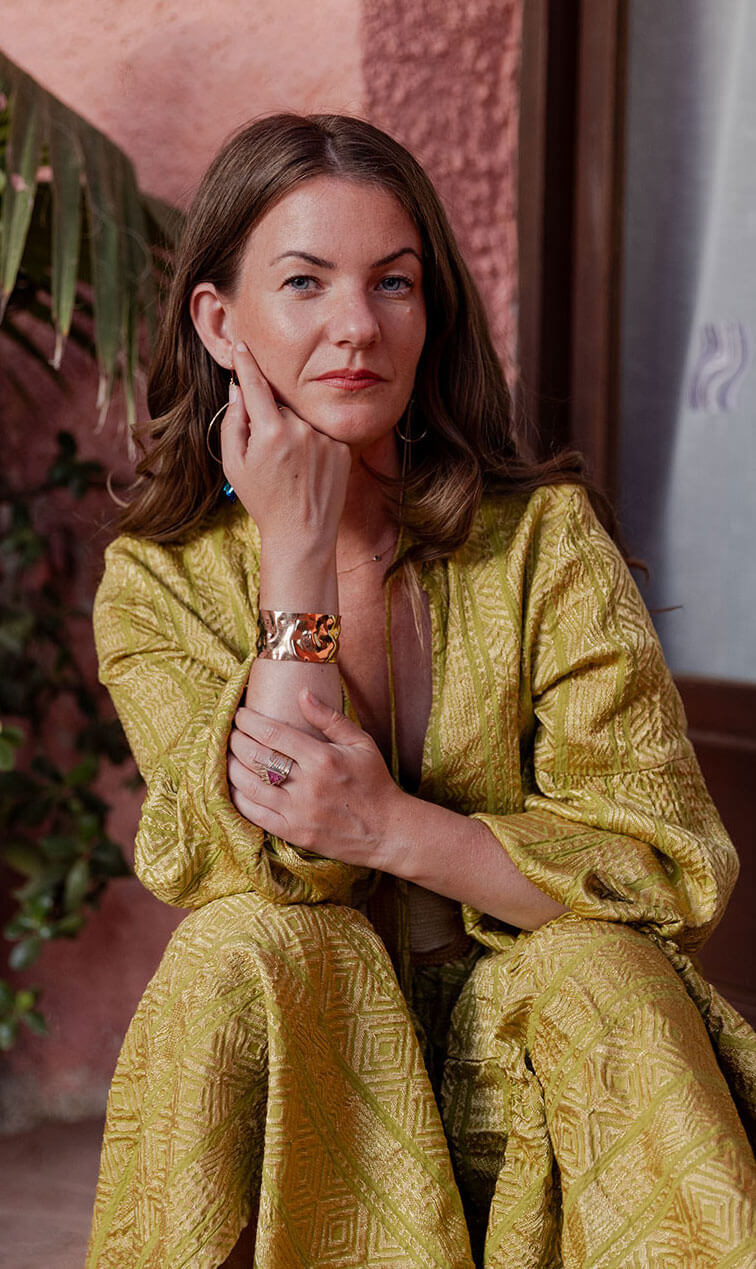 Eva-in-gold